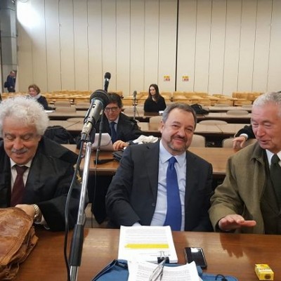 Gianni Zonin felice e sorridente al processo